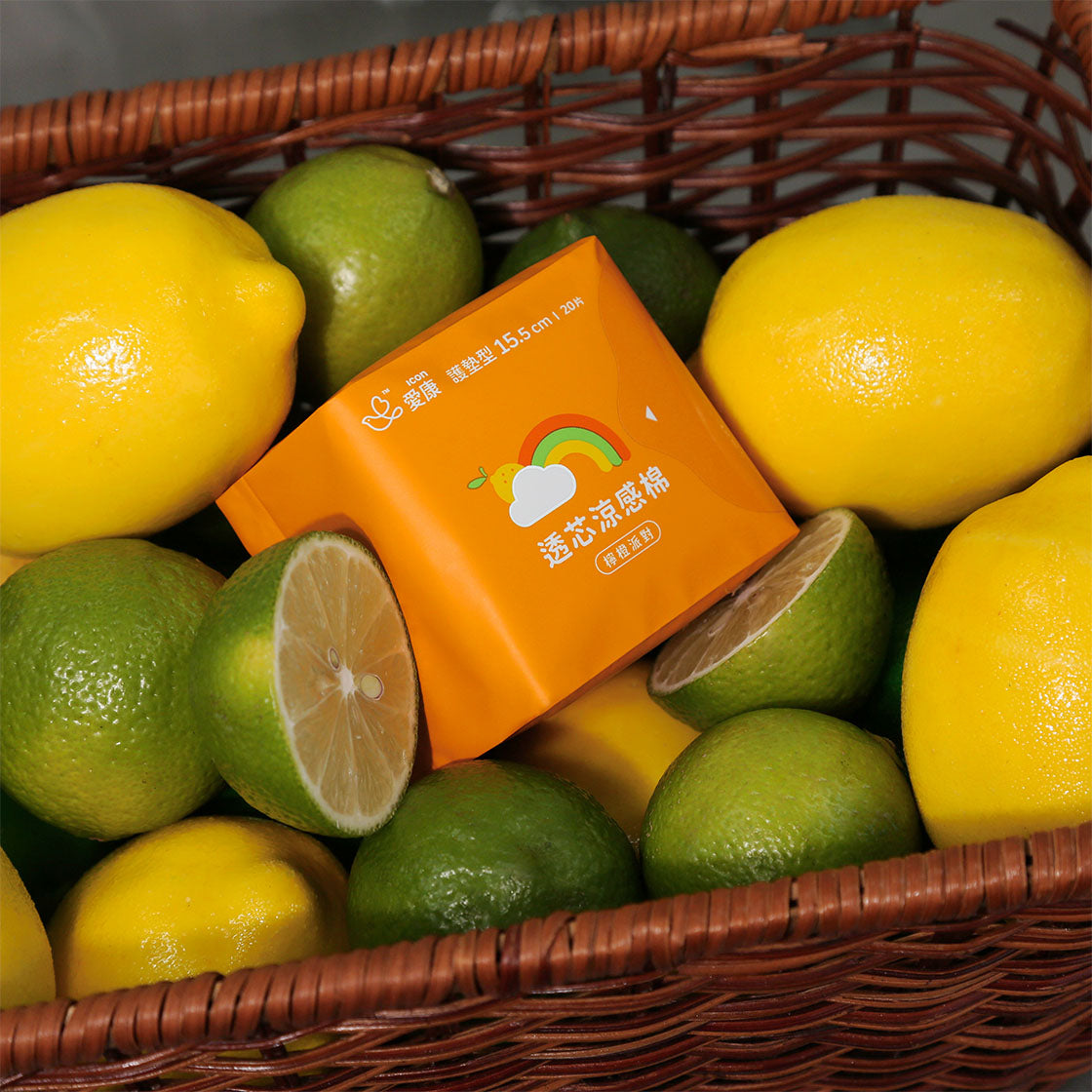ICON Cooling Sanitary Napkin - Lemon Orange Party - Fruit Scented Pantyliner 15.5cm