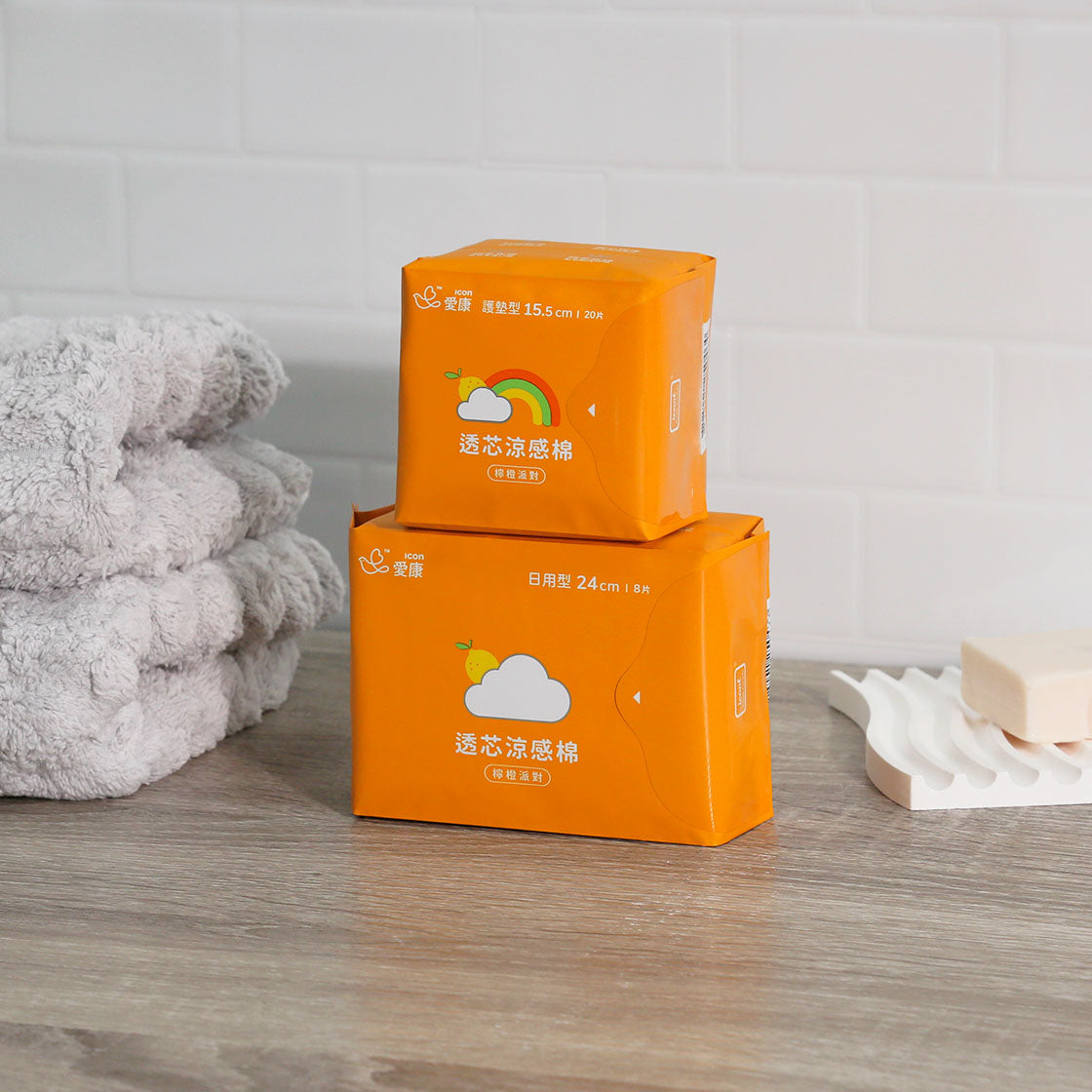 ICON Cooling Sanitary Napkin - Lemon Orange Party - Fruit Scented Day Use 24cm